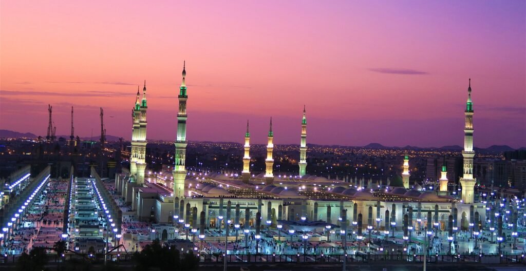 Installations mosque, masjid al nabawi, sunrise, medina, nature, minarets, city, religion, islam, architecture, building, historic, sky, beautiful, saudi arabia, ravza, masjid